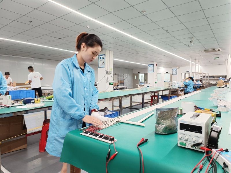 LED strip manufacturer introduction, how to choose a strip manufacturer?